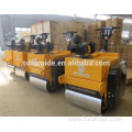Roller vibratory compactor with double vibrating two drum manual road roller